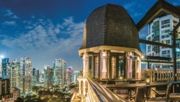 2016年の締めくくりに! 天空のルーフトップバーで1年を振り返りたい!