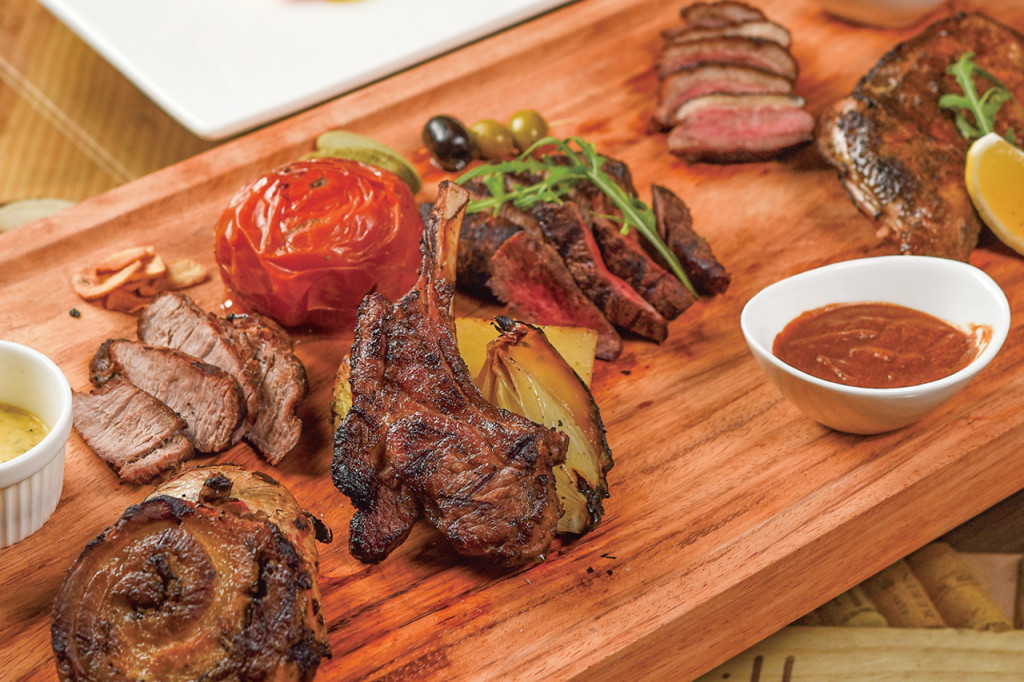 タイではここだけ！ワインと楽しむ”薪焼き料理”専門店