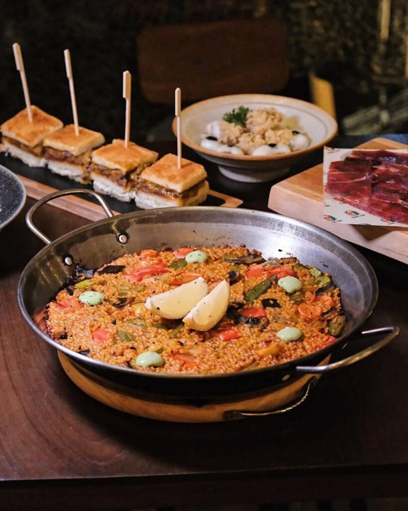 Paella House Tapas Wine Bar by El tapeo