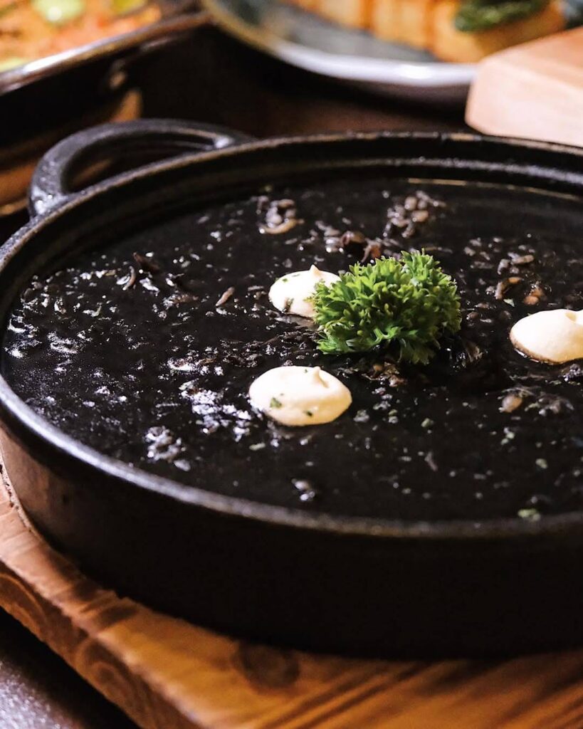 Paella House Tapas Wine Bar by El tapeo