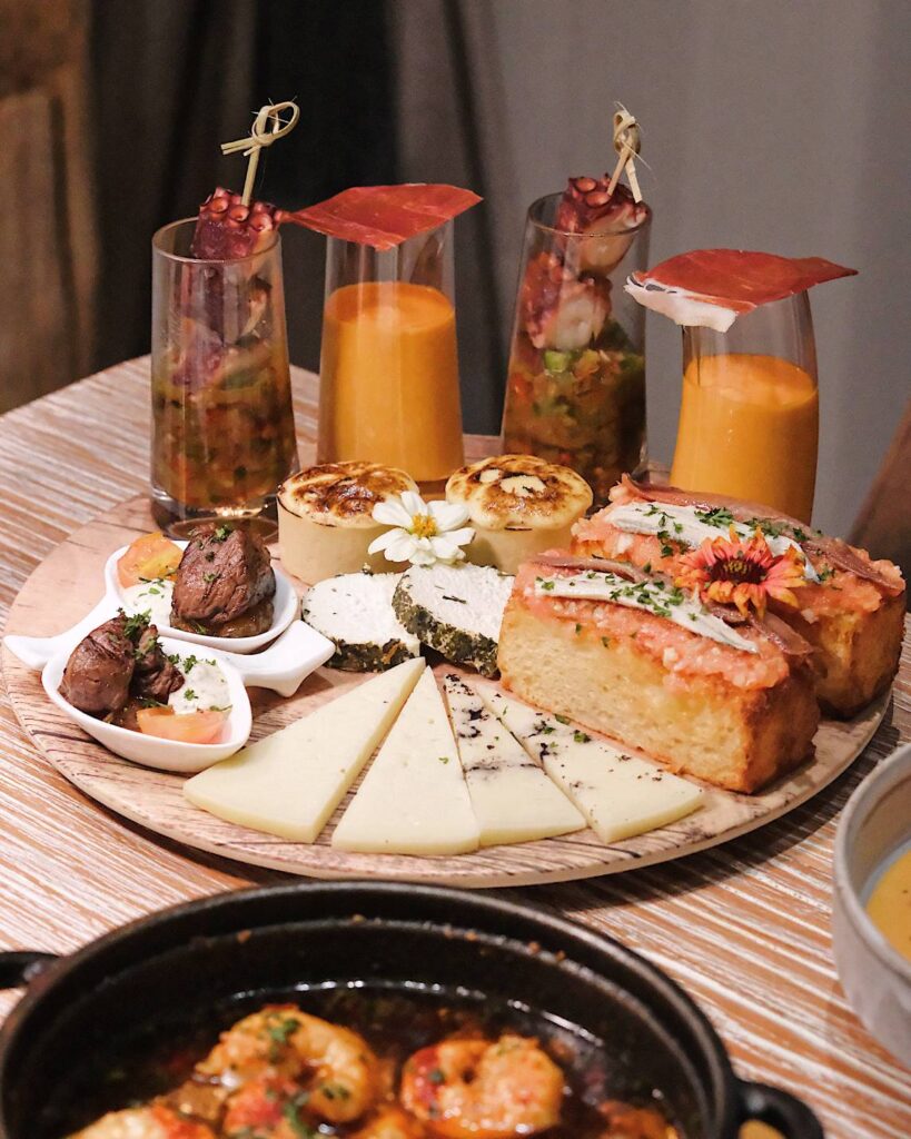 Paella House Tapas Wine Bar by El tapeo