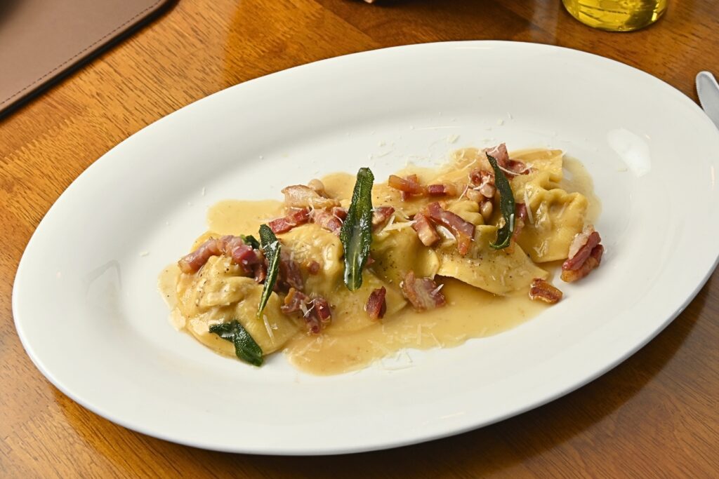 ラヴァ・レストラン Rava